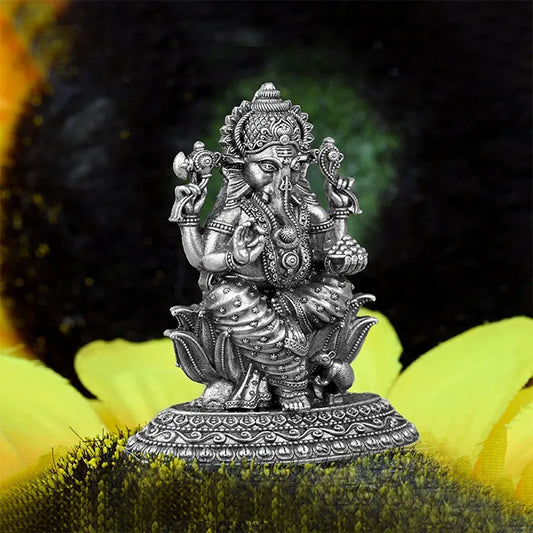 92.5 Silver Shri Ganesh Ji With Lotus Idol