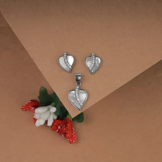 Silver Cute Mop Leaf Pendant