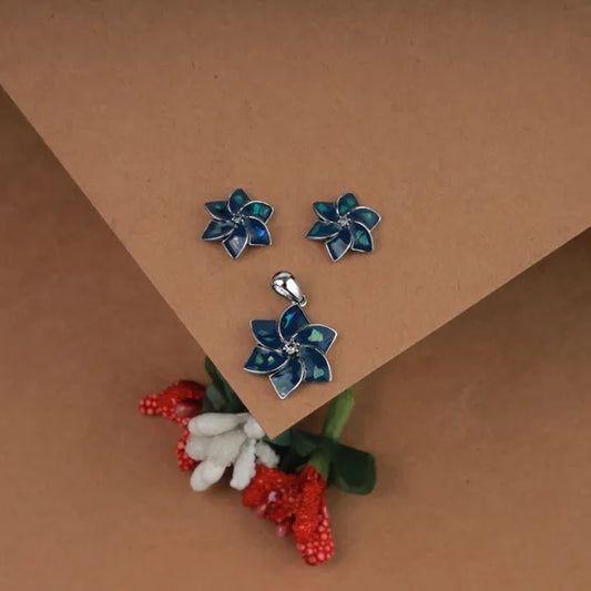 Silver Flower Shape Pendant