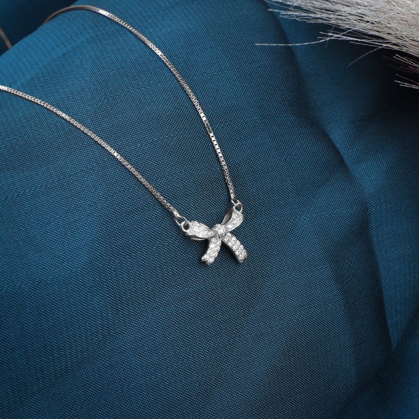 silver bow chain