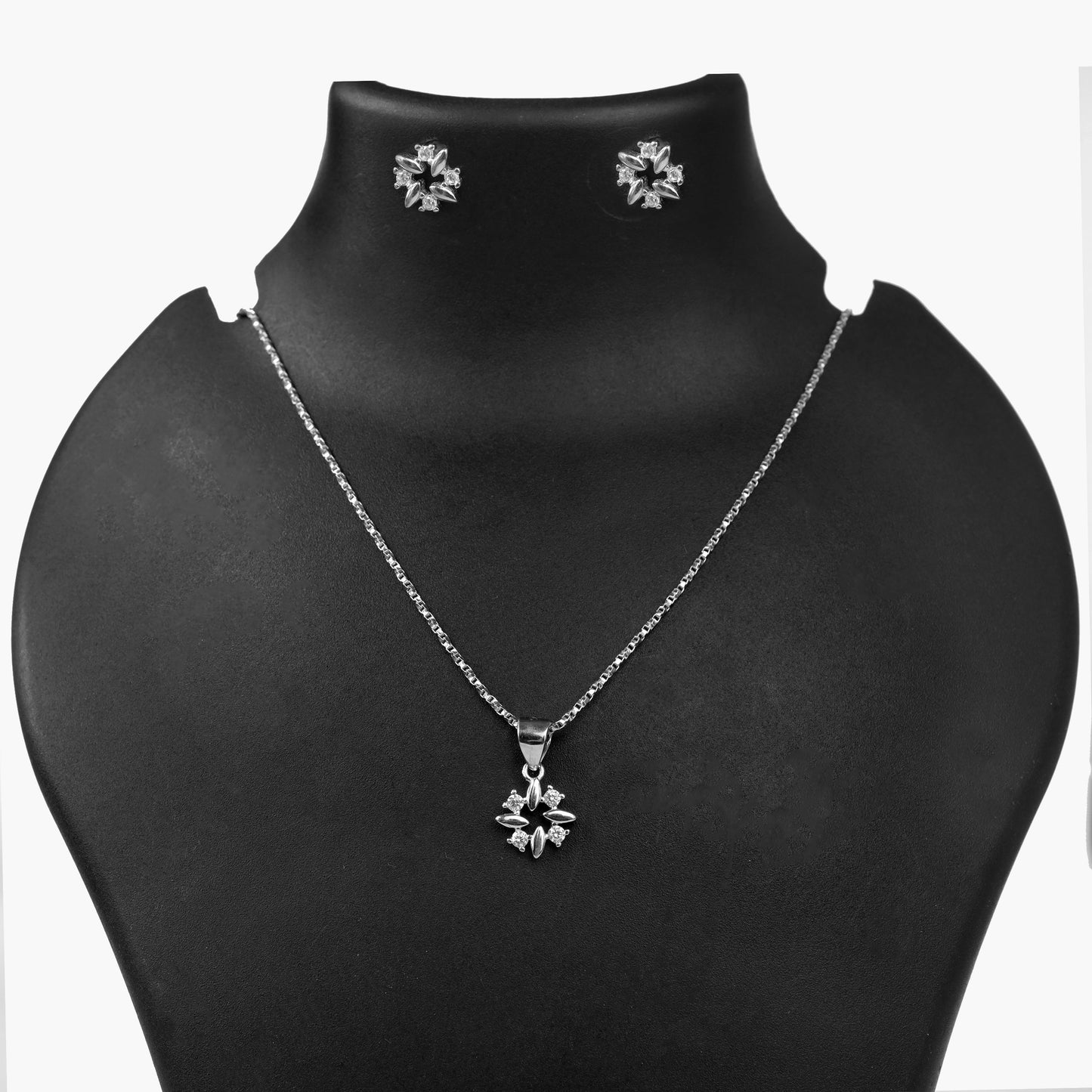 silver lumicharm pendant set with chain
