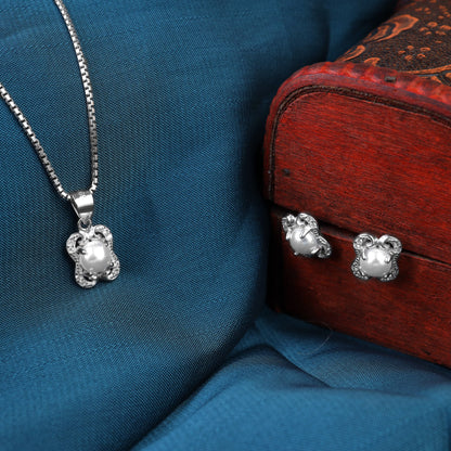 silver pearl pendant set with chain
